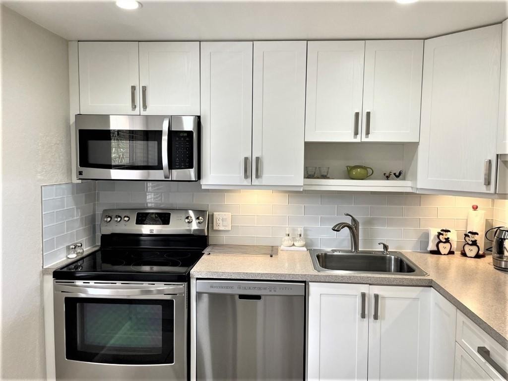 ORIOLE GOLF & TENNIS CLUB - Residential