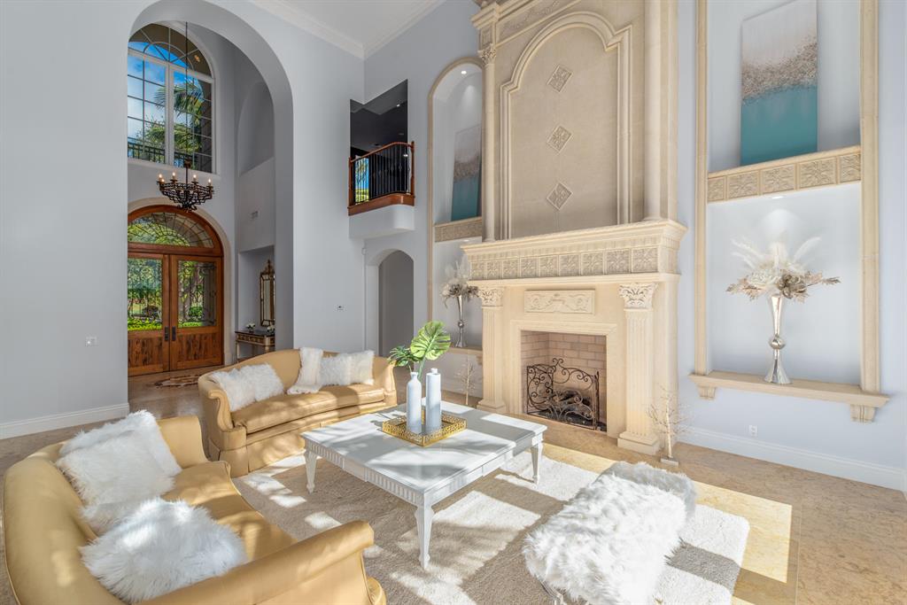 ADMIRALS COVE - Residential