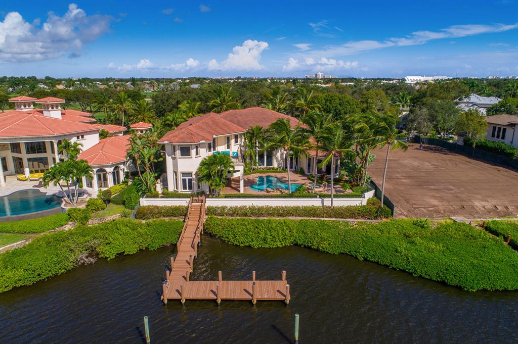 ADMIRALS COVE - Residential