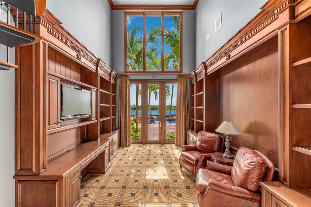 ADMIRALS COVE - Residential