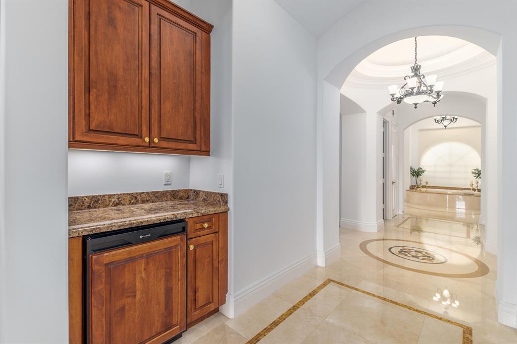 ADMIRALS COVE - Residential