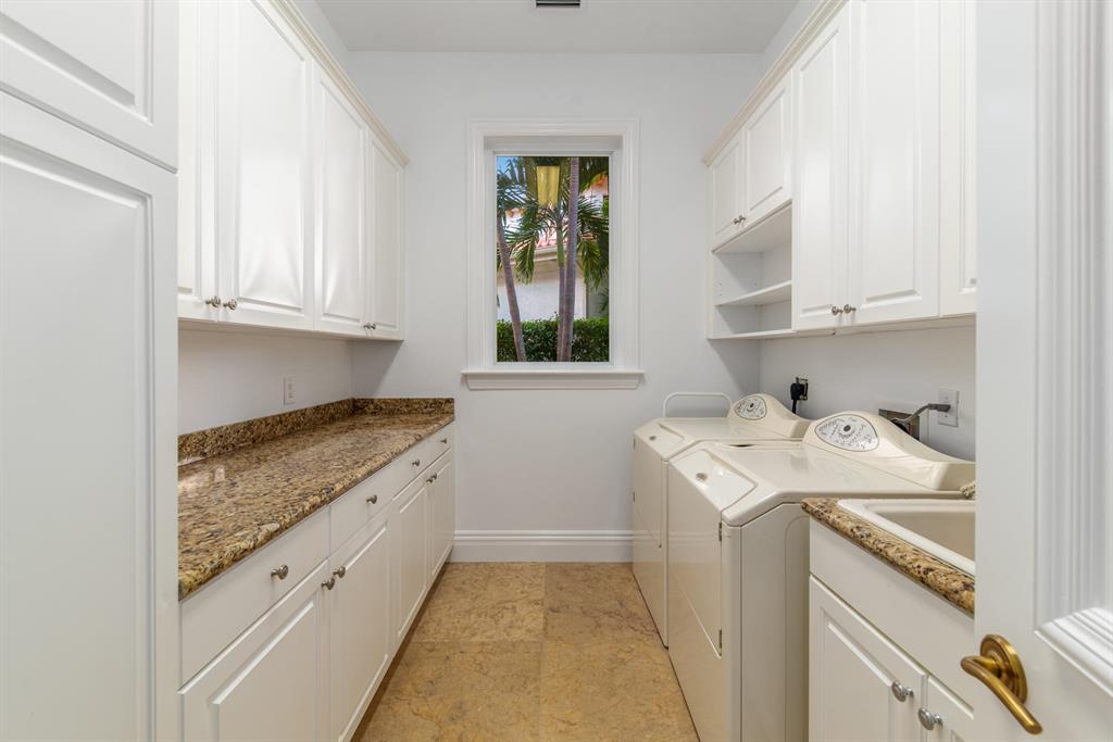 ADMIRALS COVE - Residential