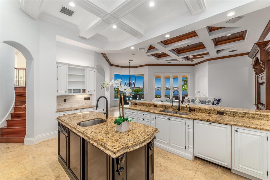 ADMIRALS COVE - Residential