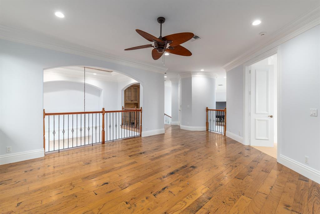 ADMIRALS COVE - Residential