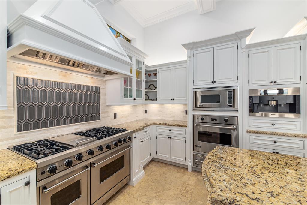 ADMIRALS COVE - Residential