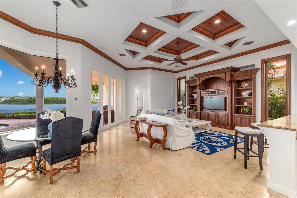 ADMIRALS COVE - Residential