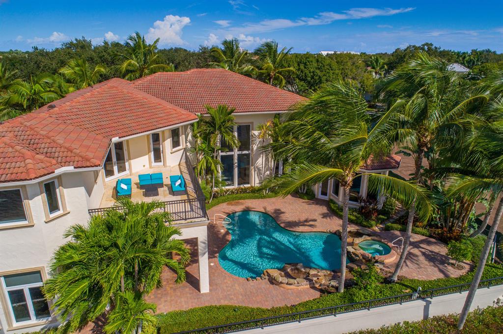 ADMIRALS COVE - Residential