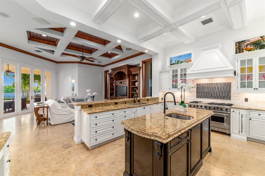 ADMIRALS COVE - Residential