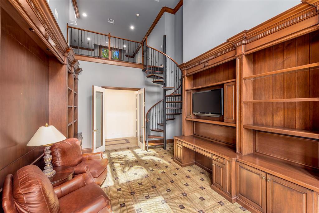 ADMIRALS COVE - Residential