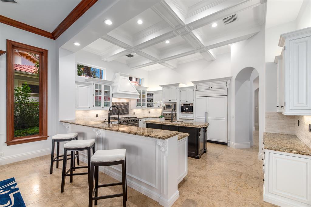 ADMIRALS COVE - Residential