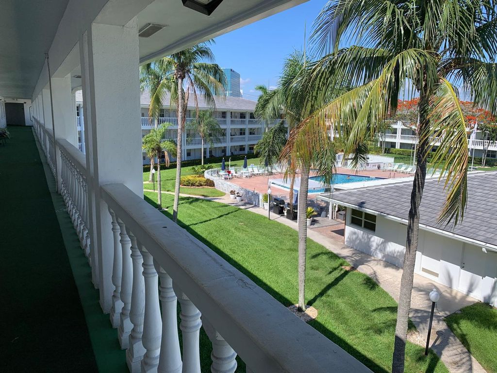 Photo of 2453 NE 51st Street #D316, Fort Lauderdale, FL 33308 (MLS # B26033268)