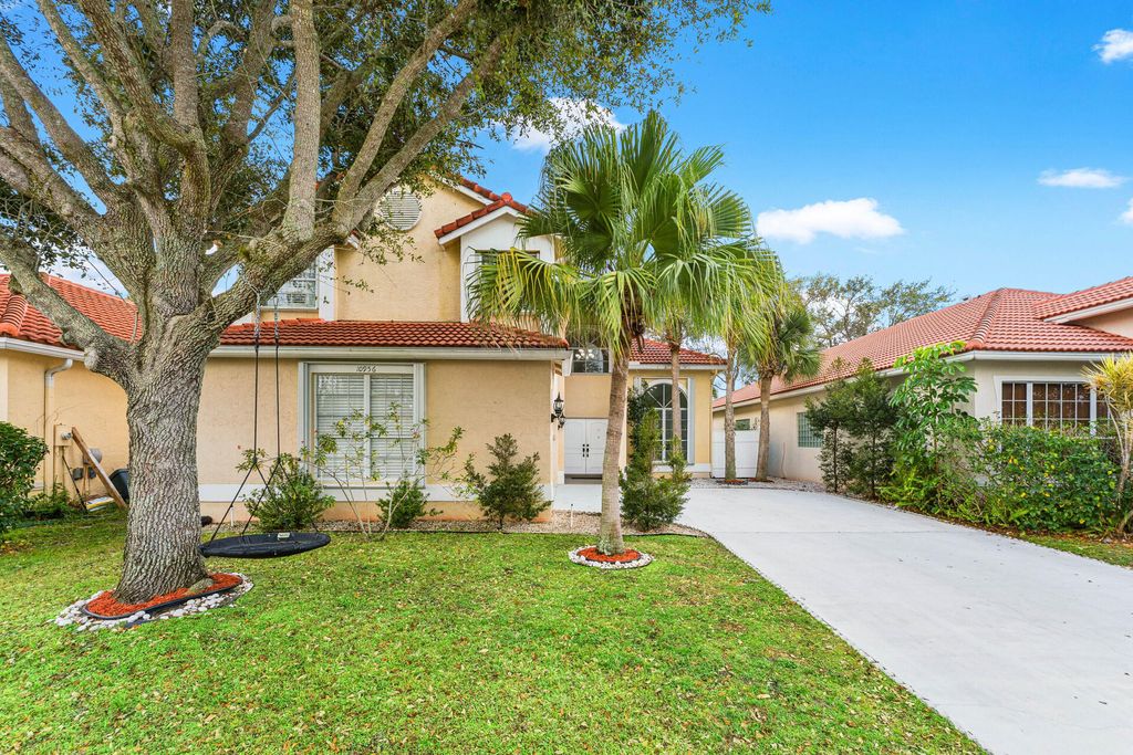 Photo of 10956 N Danbury Way, Boca Raton, FL 33498 (MLS # R11164904)