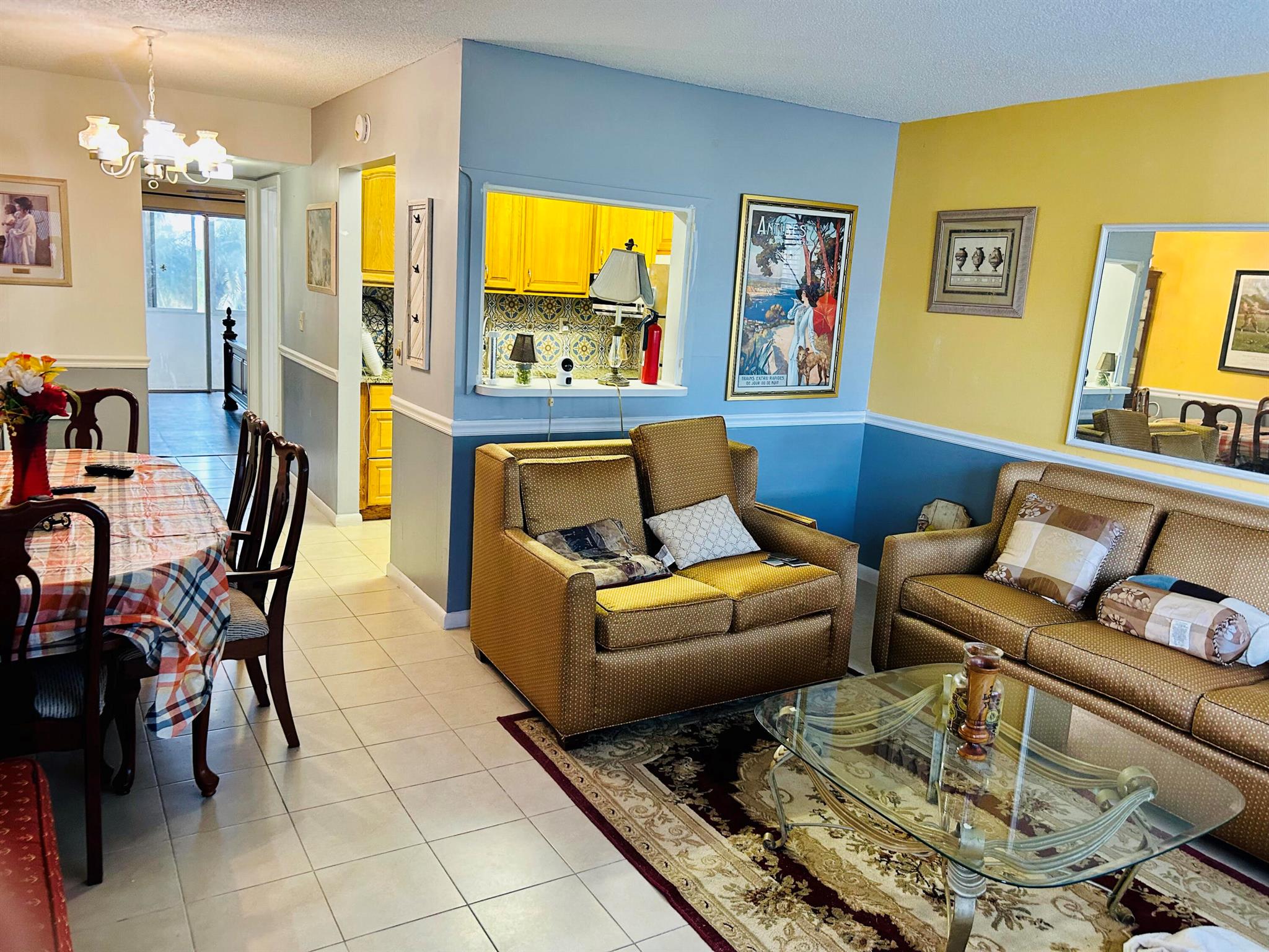 1st floor well maintained building. This charming one bedroom one bathroom condominium offers a perfect blend of comfort and convenience. Prime location to downtown West Palm Beach, PBI airport, shopping, dining, beaches. Washer n Dryer right near and outside of the unit. The roof on this building was completed in the last few years.