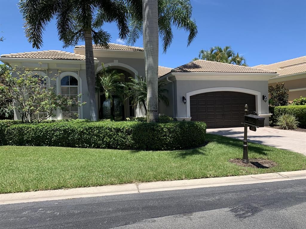 Photo of 335 Vizcaya Drive, Palm Beach Gardens, FL 33418 (MLS # R10741832)