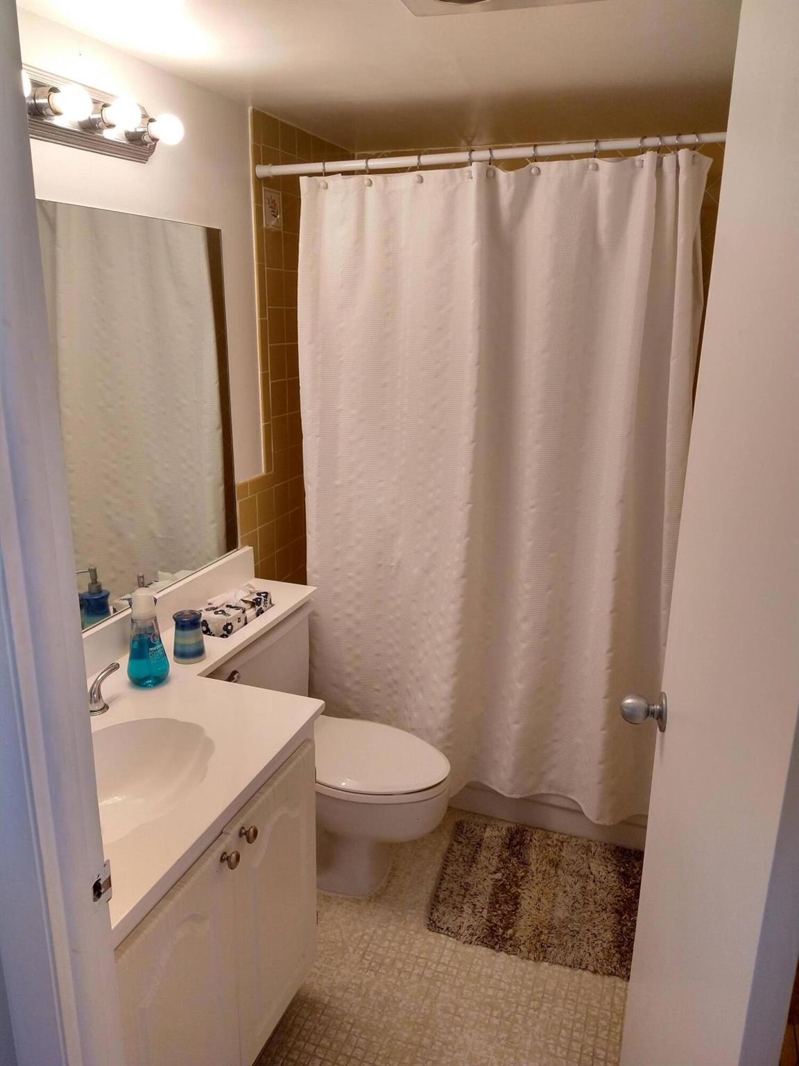 NAUTICAL TOWERS CONDO - Residential Lease