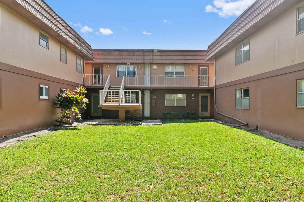 Photo of 513 Saxony K, Delray Beach, FL 33446 (MLS # R10993874)