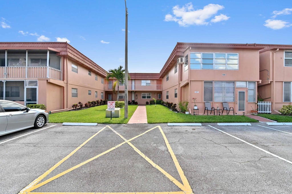 Photo of 513 Saxony K, Delray Beach, FL 33446 (MLS # R10993874)