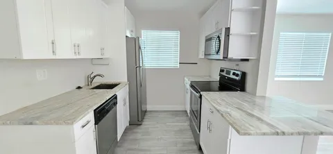 115 SW 1st Avenue Unit 7, Boynton Beach, FL MLS: R11075562