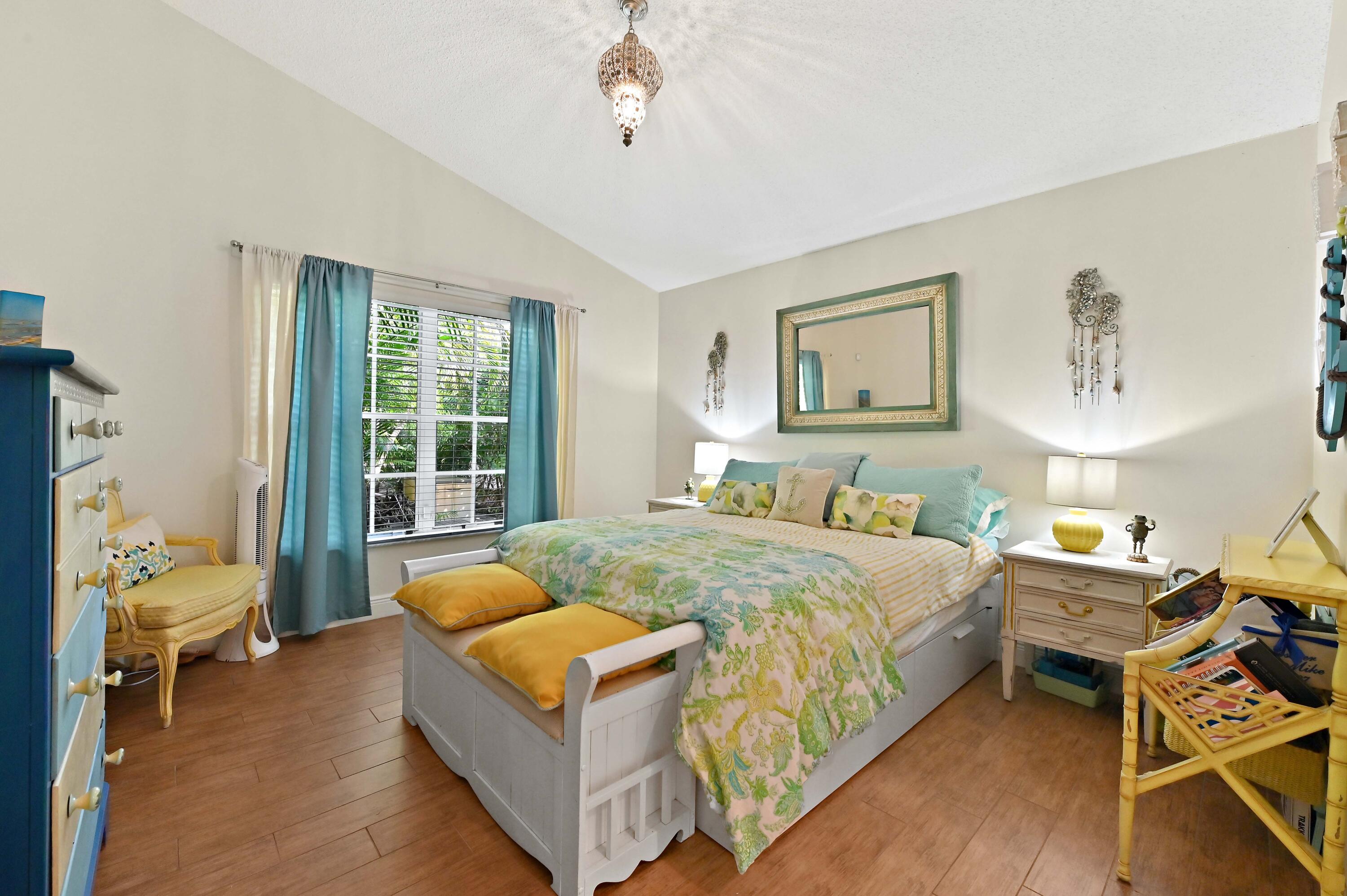 SHERWOOD FOREST - Residential