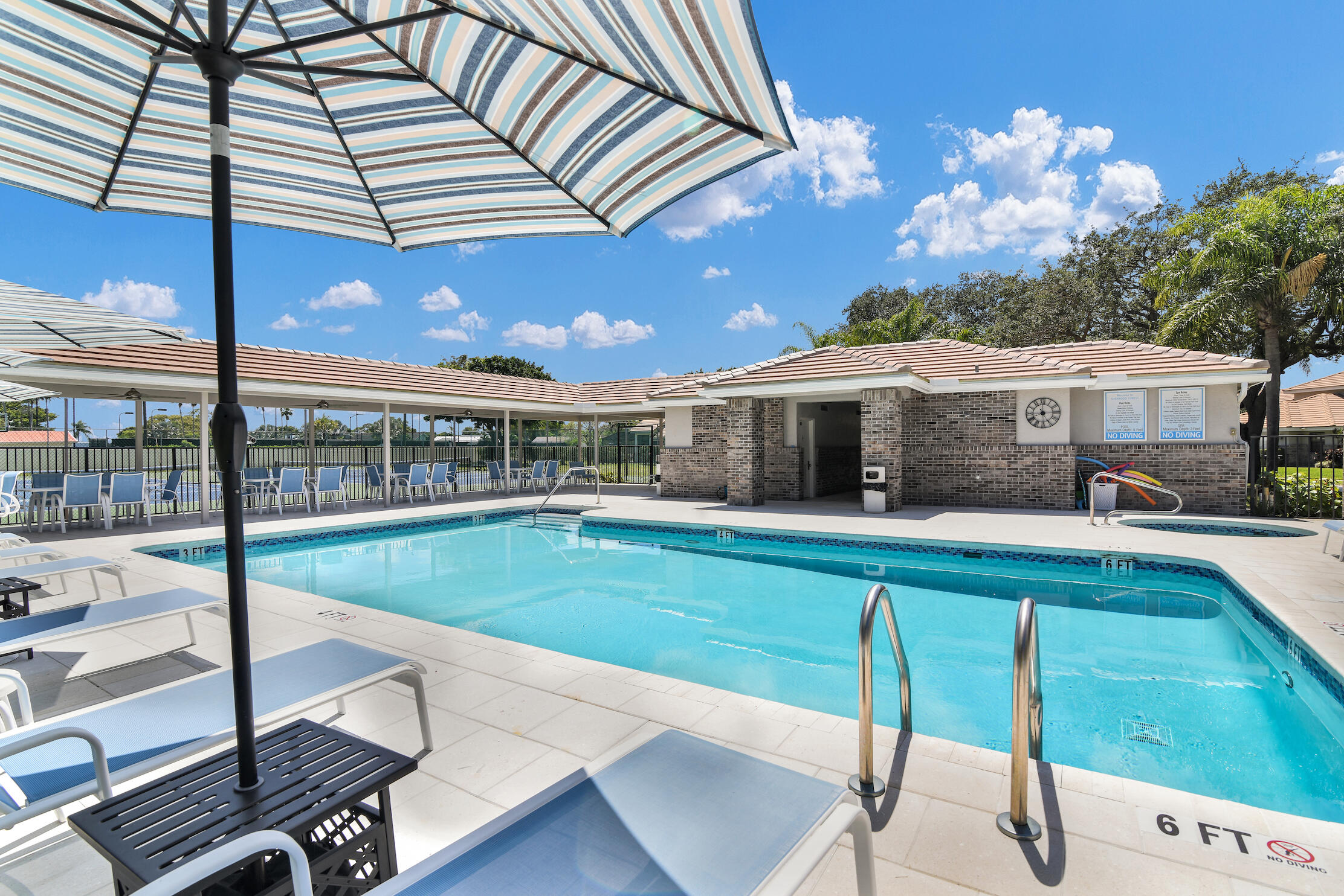 SHERWOOD FOREST - Residential