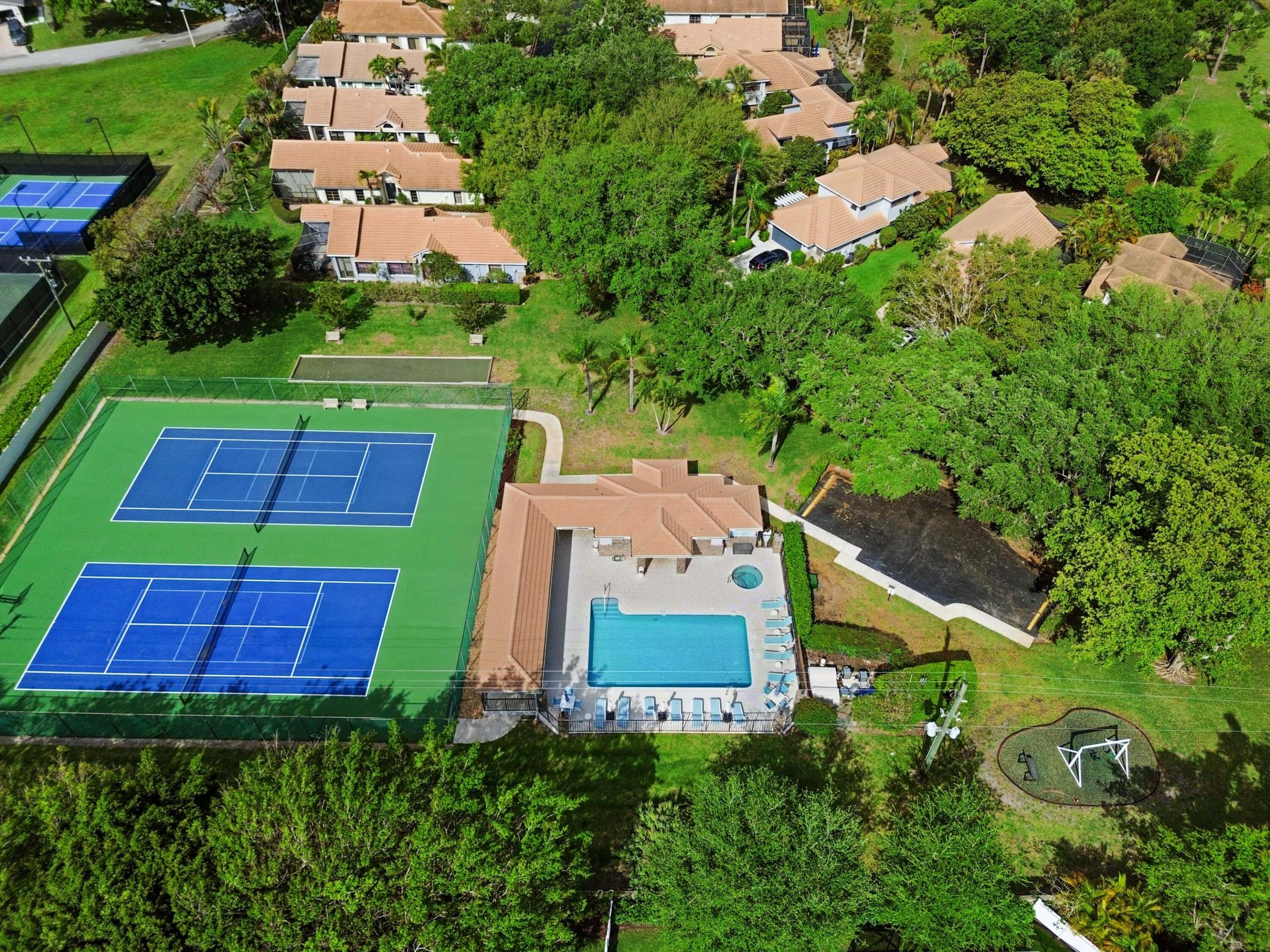 SHERWOOD FOREST - Residential