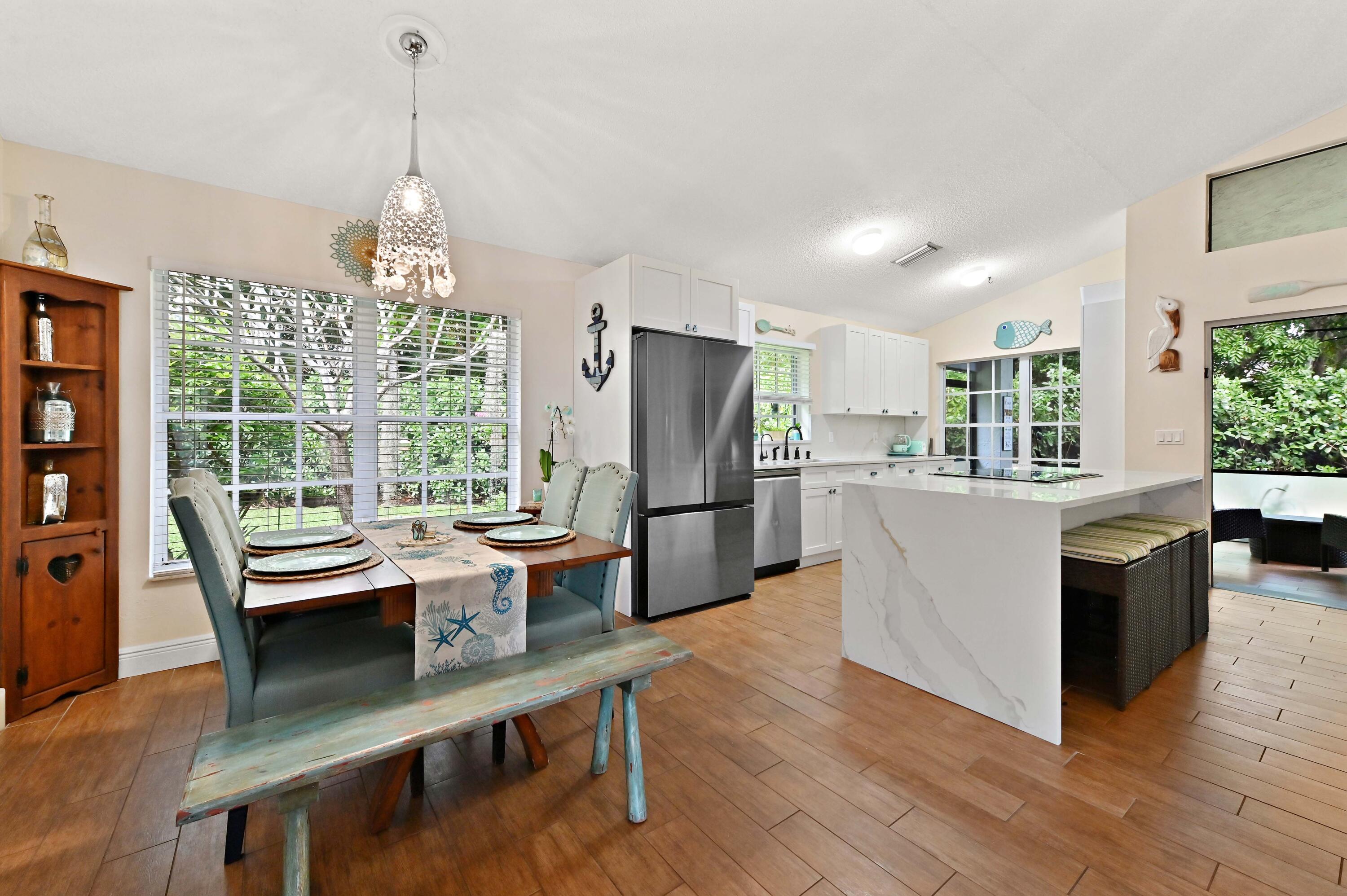 SHERWOOD FOREST - Residential