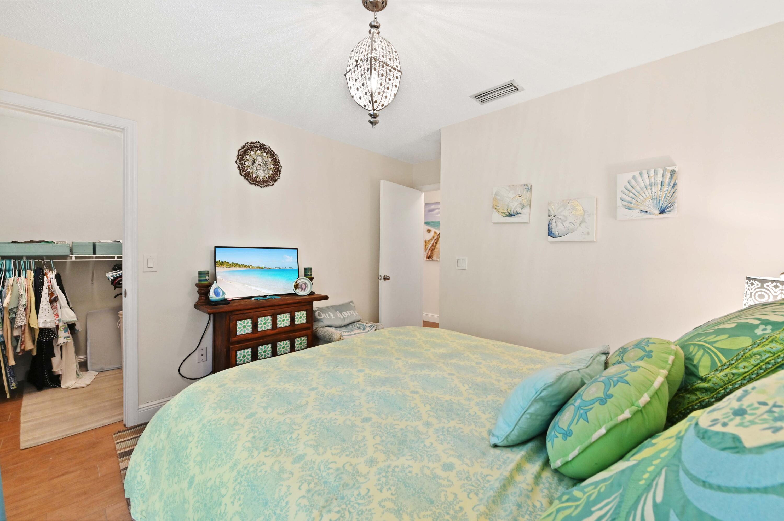 SHERWOOD FOREST - Residential