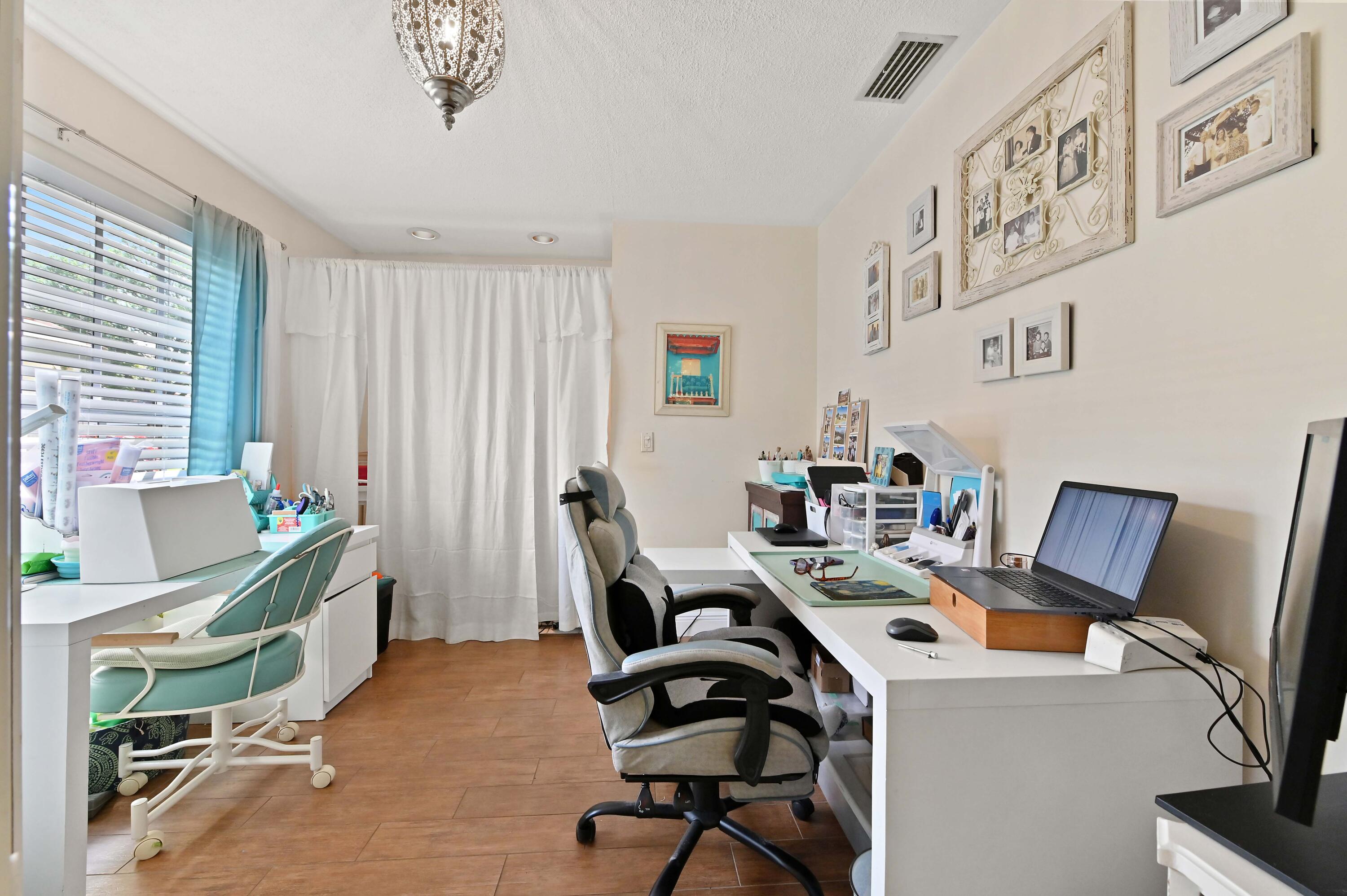 SHERWOOD FOREST - Residential