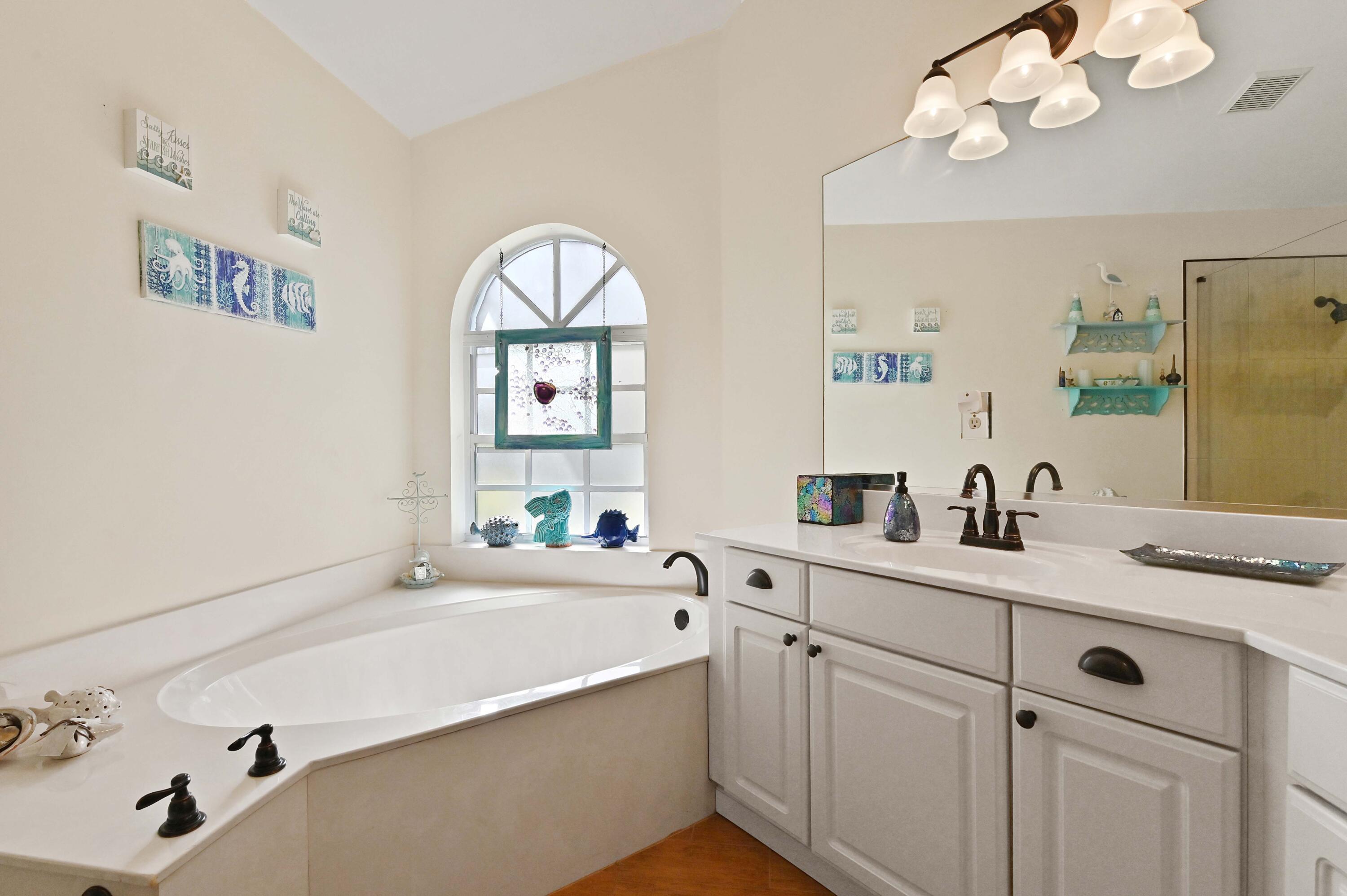 SHERWOOD FOREST - Residential