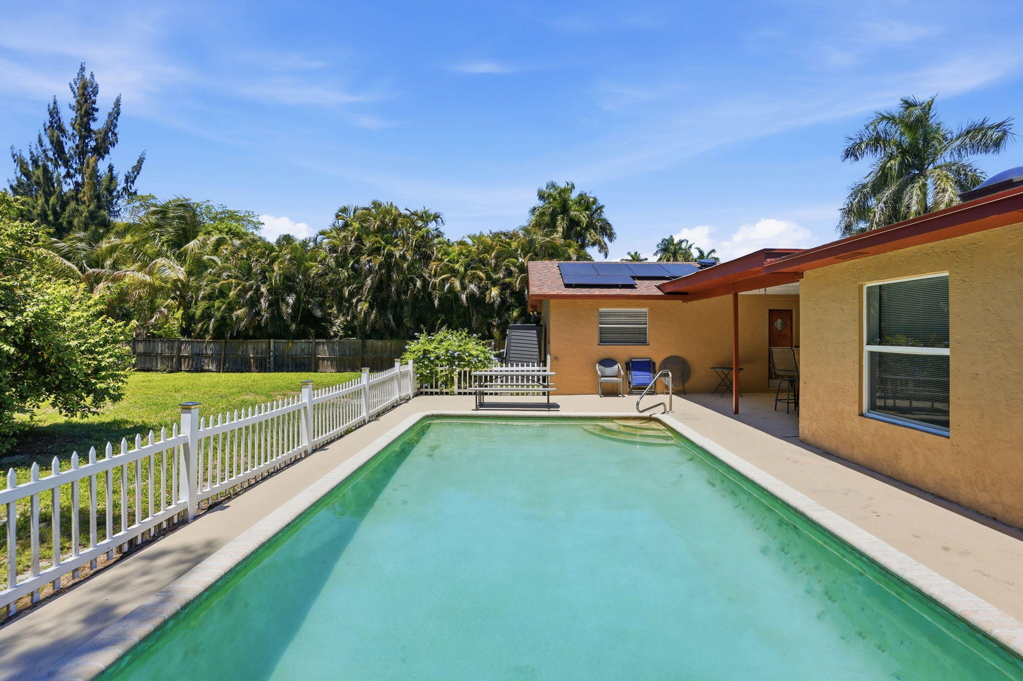 FLORIDA GARDENS 2 - Residential