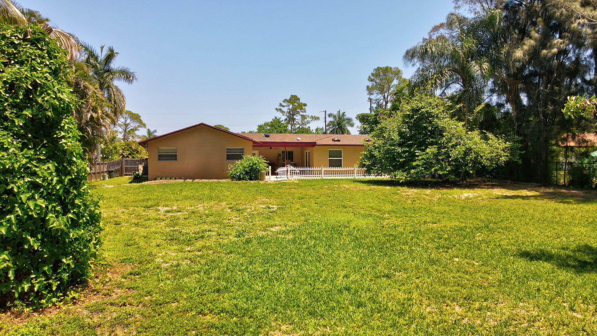 FLORIDA GARDENS 2 - Residential