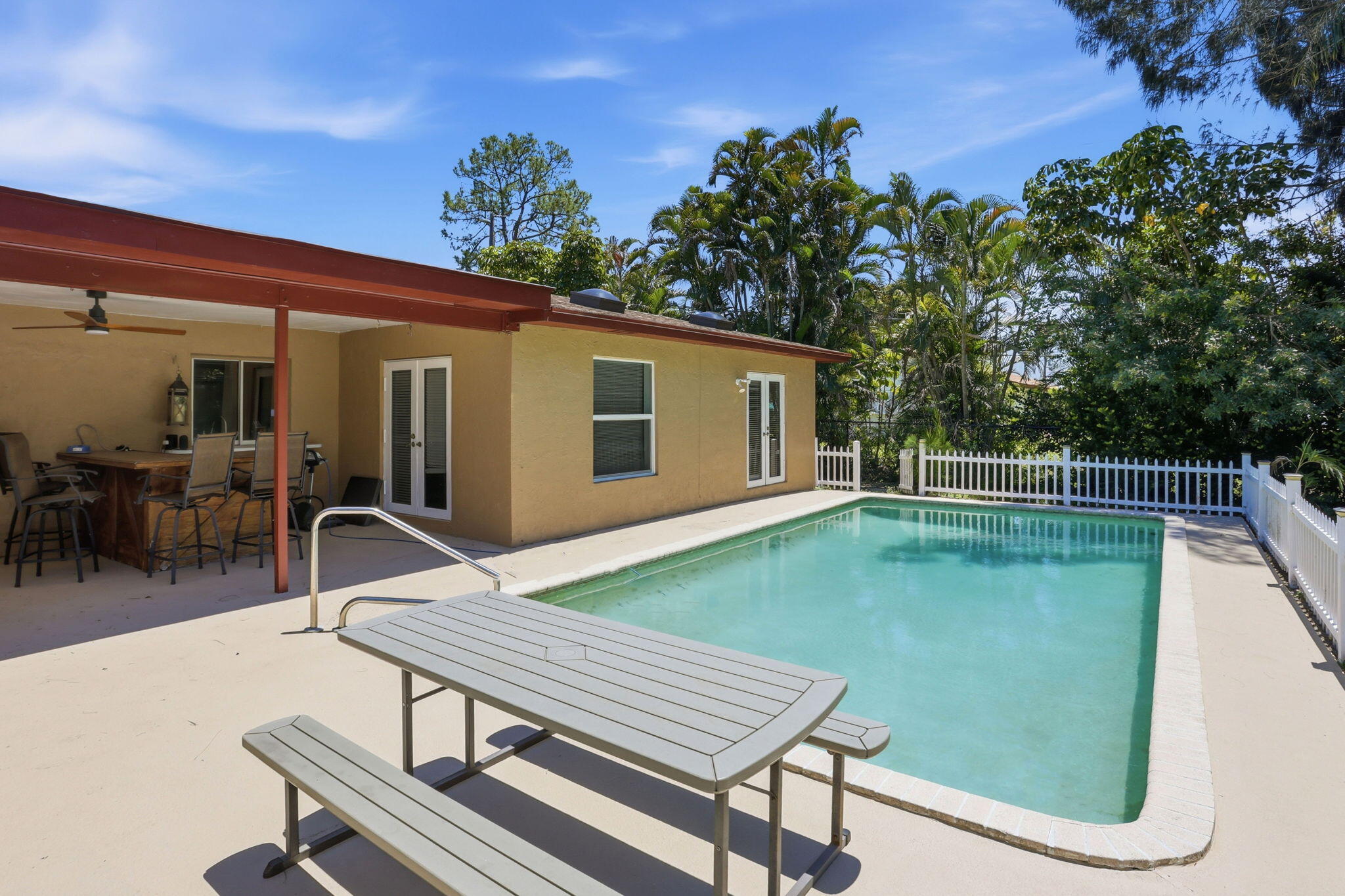 FLORIDA GARDENS 2 - Residential