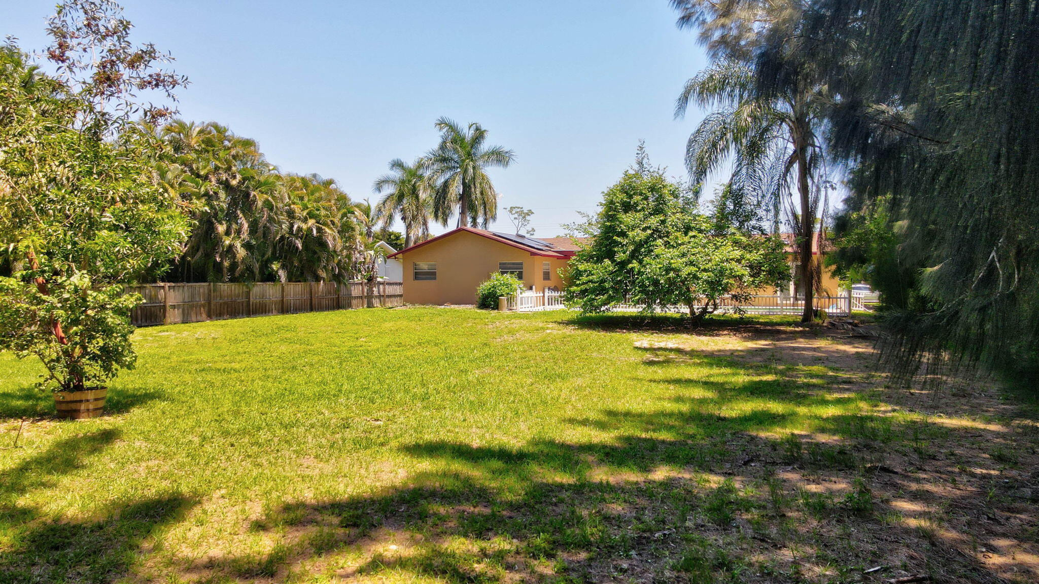 FLORIDA GARDENS 2 - Residential