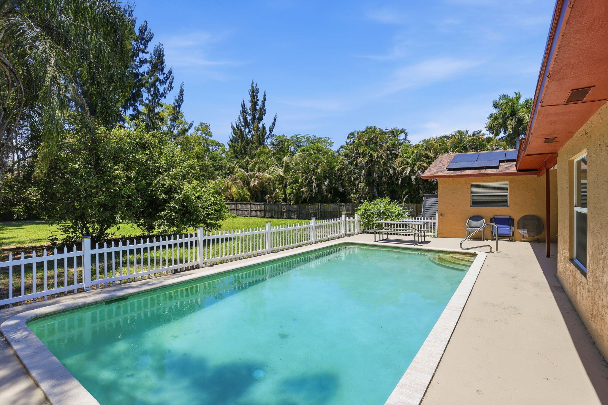 FLORIDA GARDENS 2 - Residential