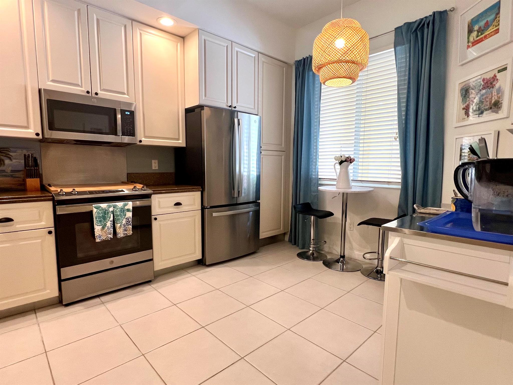 6 Harbour Isle Drive E 103