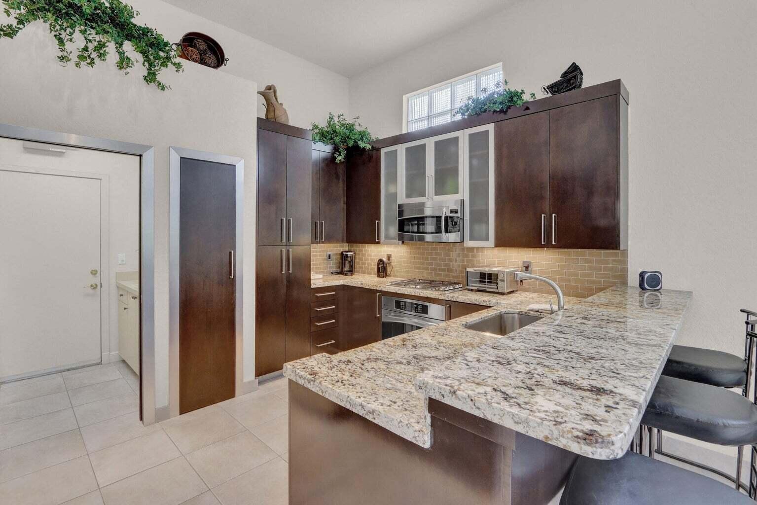 MAYFAIR AT WOODFIELD COUNTRY CLUB - Residential Lease