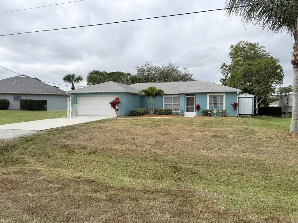 Photo of 8425 94th Avenue, Vero Beach, FL 32967 (MLS # R11153779)