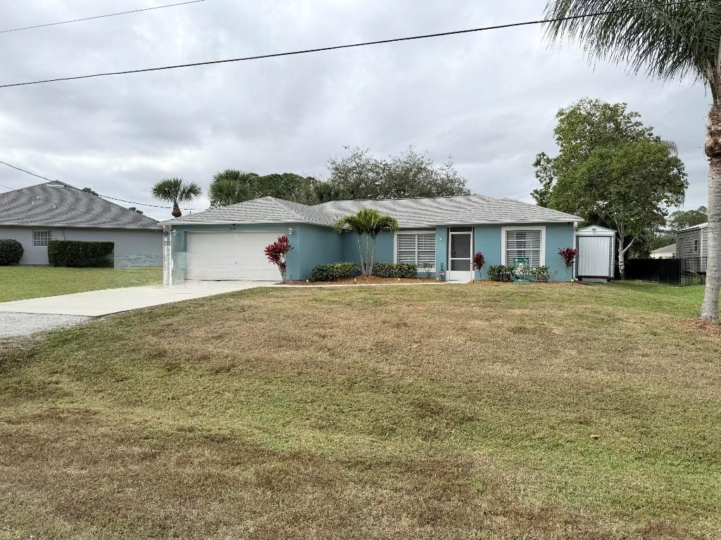 Photo of 8425 94th Avenue, Vero Beach, FL 32967 (MLS # R11153779)