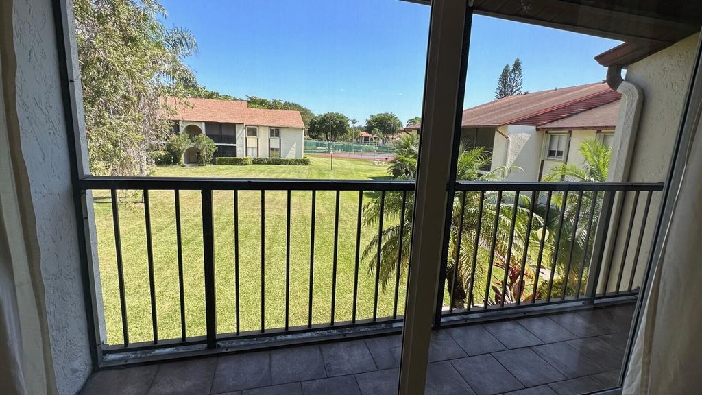 Photo of 4751 Sable Pine Circle #B2, West Palm Beach, FL 33417 (MLS # R10918975)