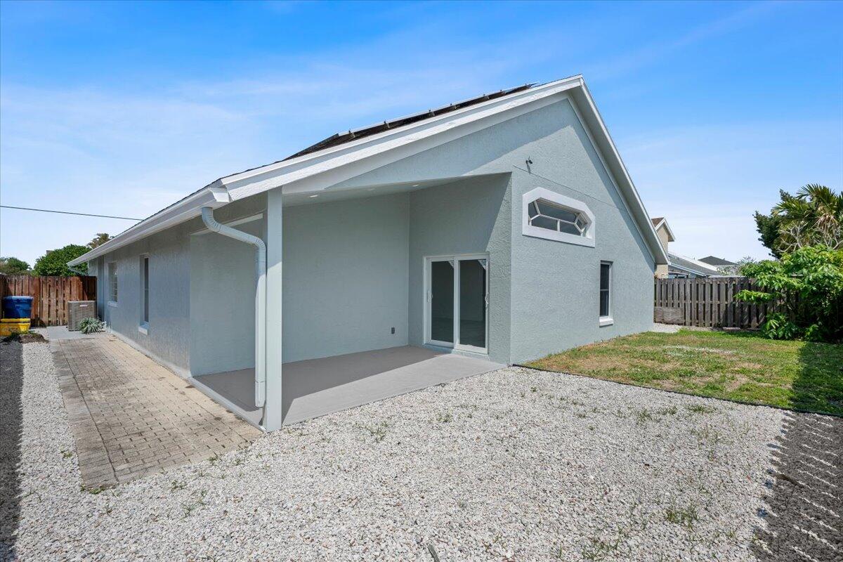 NORTH PALM BEACH HEIGHTS - Residential