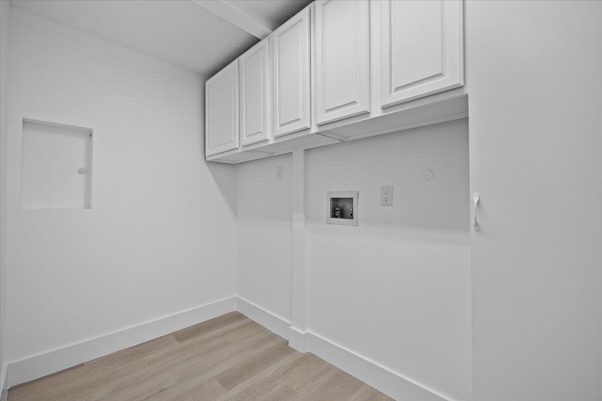 NORTH PALM BEACH HEIGHTS - Residential