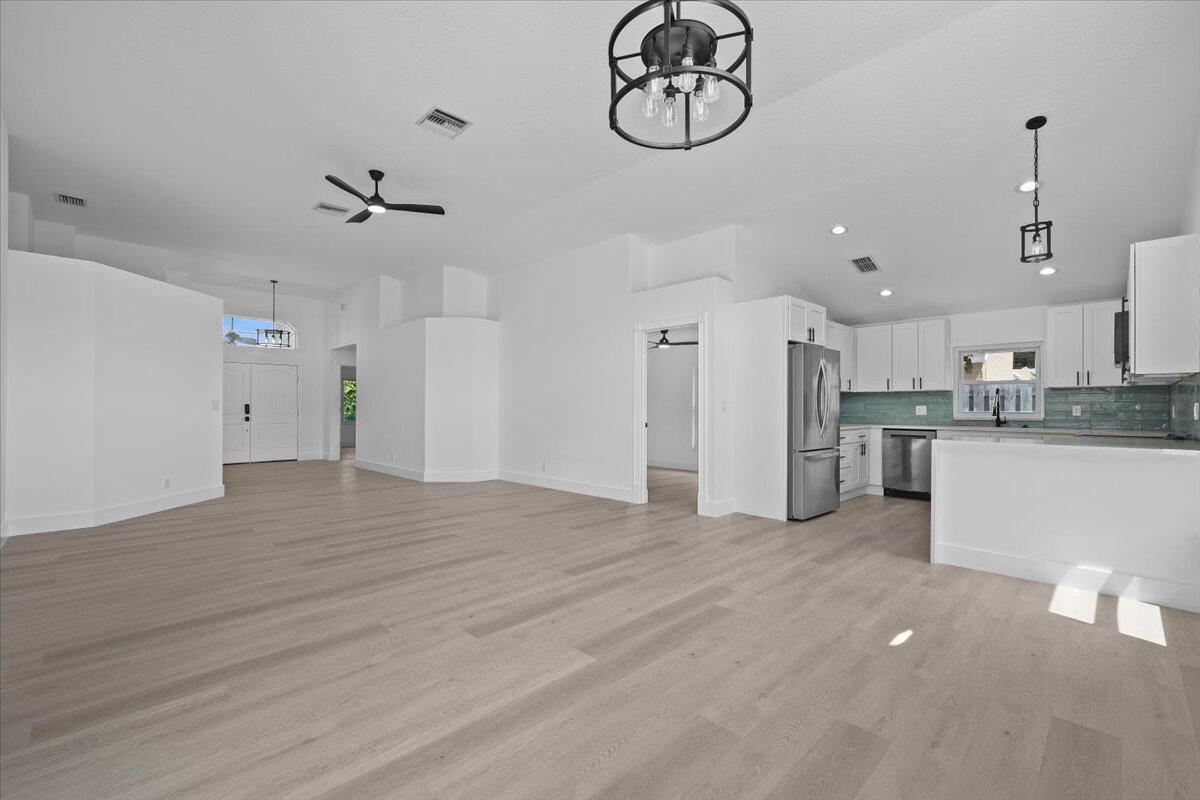 NORTH PALM BEACH HEIGHTS - Residential