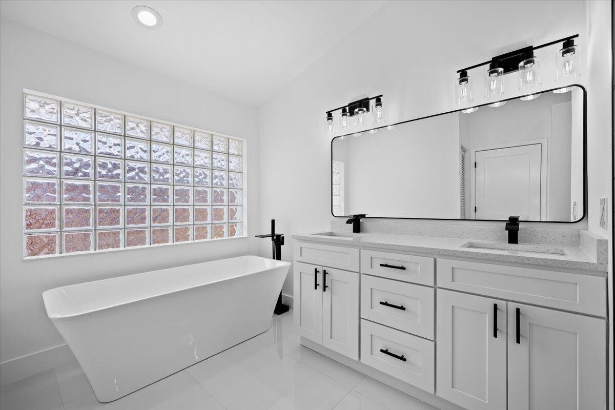 NORTH PALM BEACH HEIGHTS - Residential