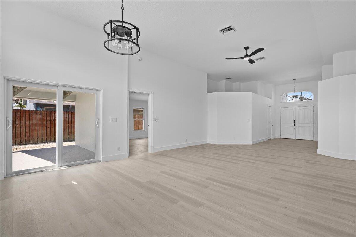 NORTH PALM BEACH HEIGHTS - Residential