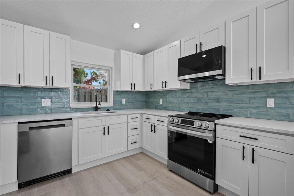 Photo of 6334 Foster Street, Jupiter, FL 33458 (MLS # B26007403)