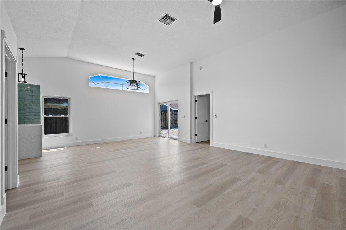 NORTH PALM BEACH HEIGHTS - Residential