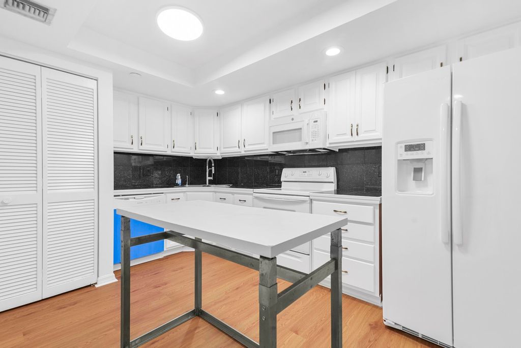 Photo of 5951 Wellesley Park Drive #304, Boca Raton, FL 33433 (MLS # B26026487)