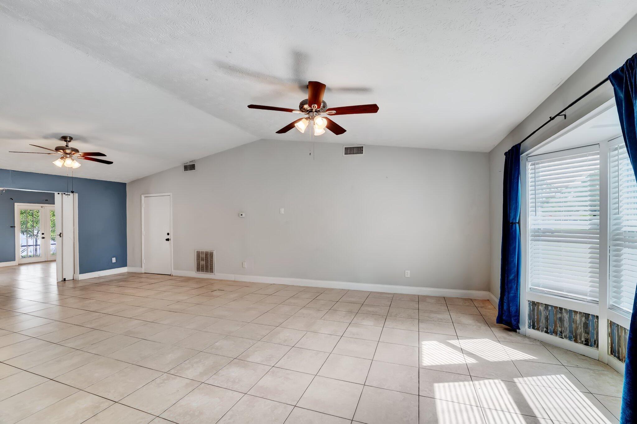 PORT ST LUCIE SECTION 10 - Residential