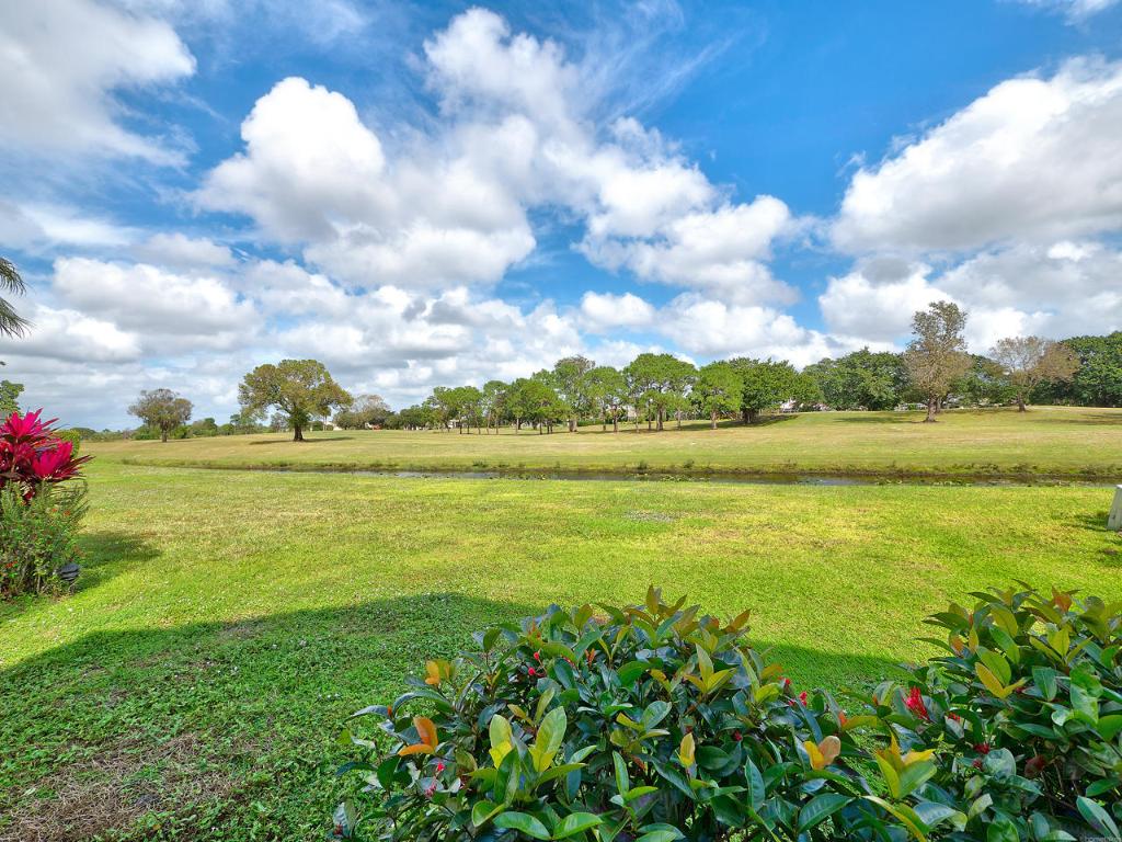 BEDFORD MEWS AT WELLINGTON - Residential