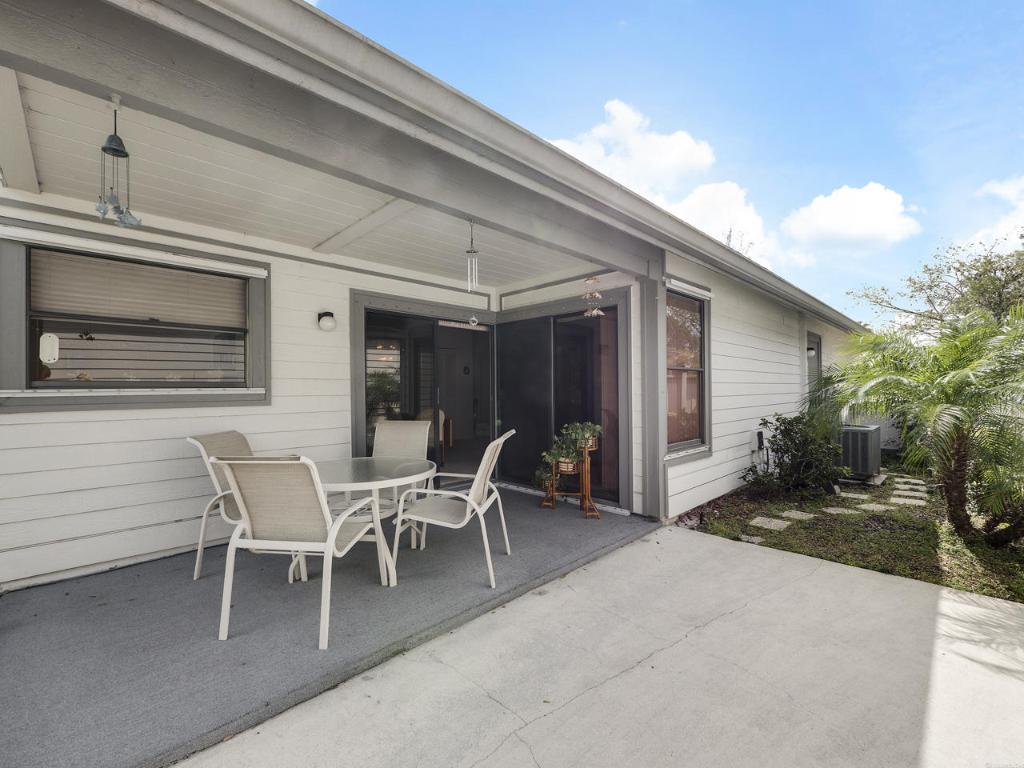 BEDFORD MEWS AT WELLINGTON - Residential